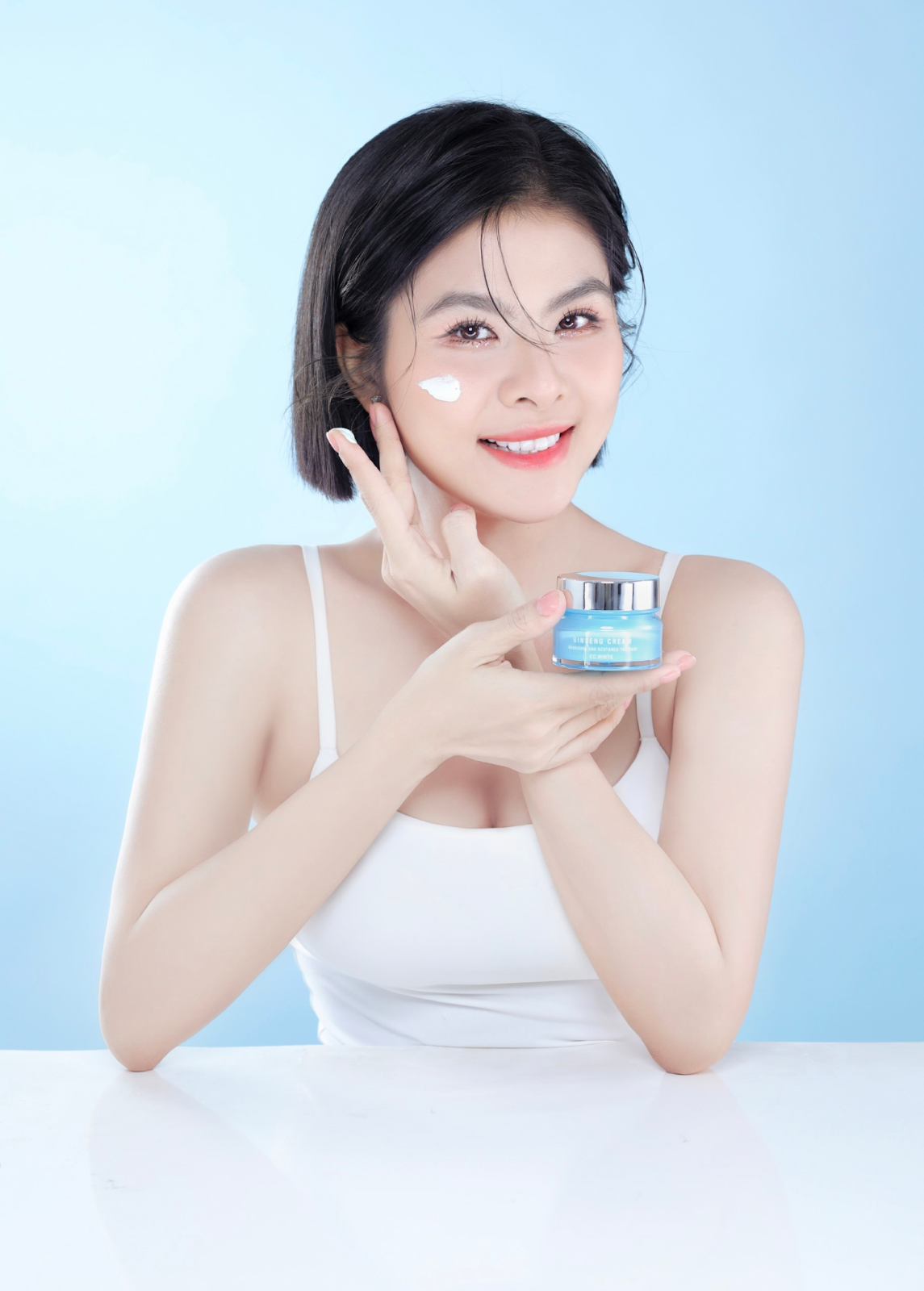 Ginseng Cream là bí quyết để Vân Trang luôn xuất hiện xinh đẹp rạng rỡ.