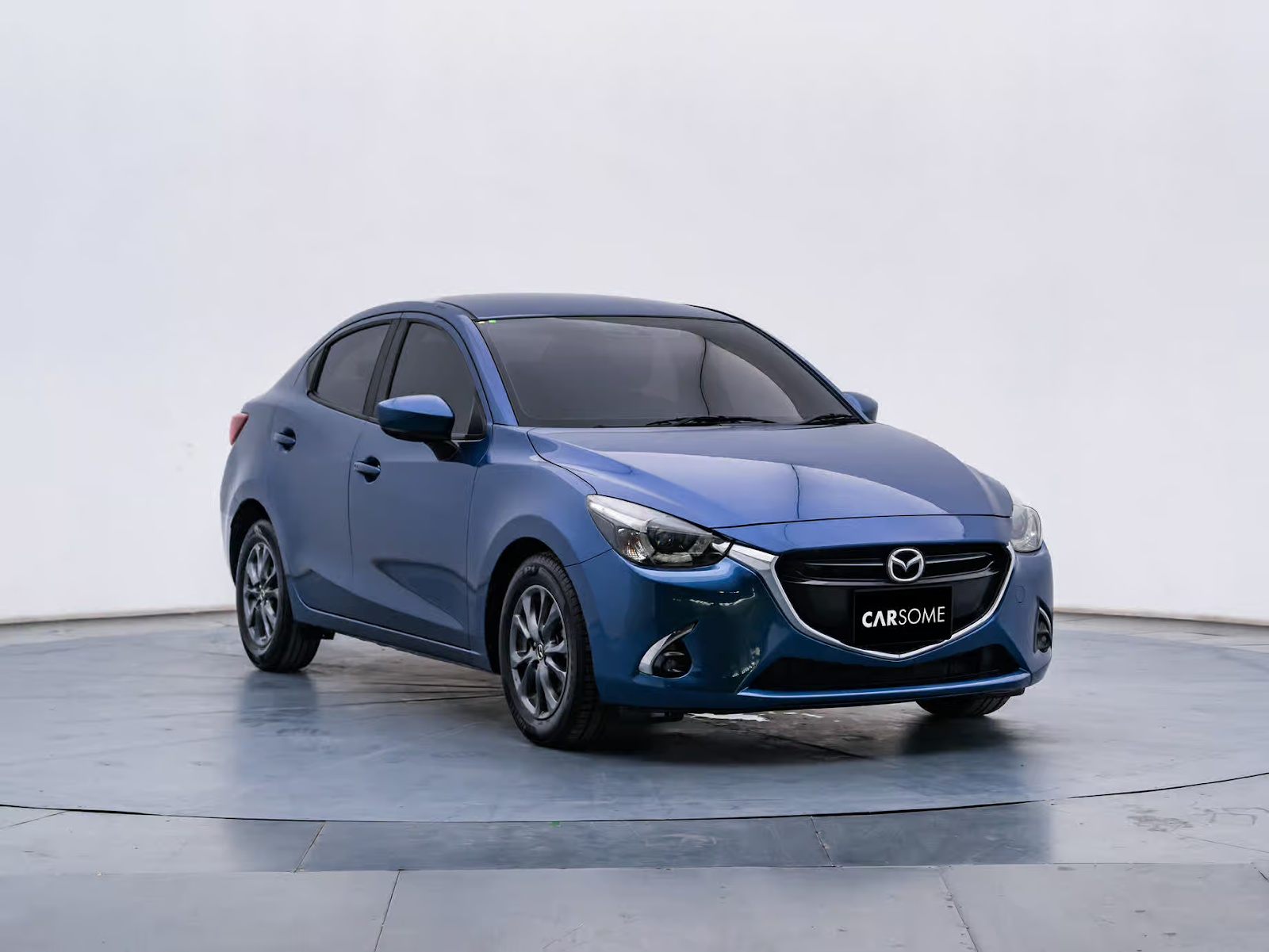 Mazda 2 มือสองผ่อนง่าย ได้เงินคืนรวม 5 แสนบาท! จาก CARSOME