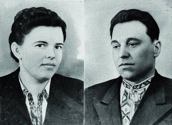 Колишній стрілець Української повстанської армії Степан Бакунець  із дружиною Анною Корень. Вона була зв’язковою. Познайомилися на Колимі, де обоє відбували покарання. Одружилися 1952-го. Разом виховували двох дочок. Анна Корень померла 1993 року