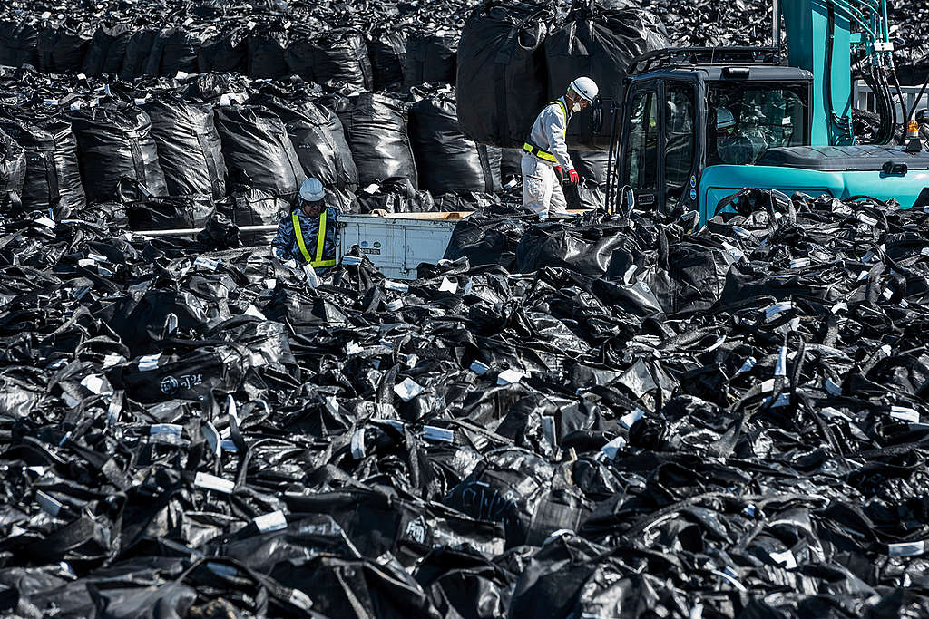 Nuclear Waste in Prefecture Fukushima. © Christian Åslund / Greenpeace