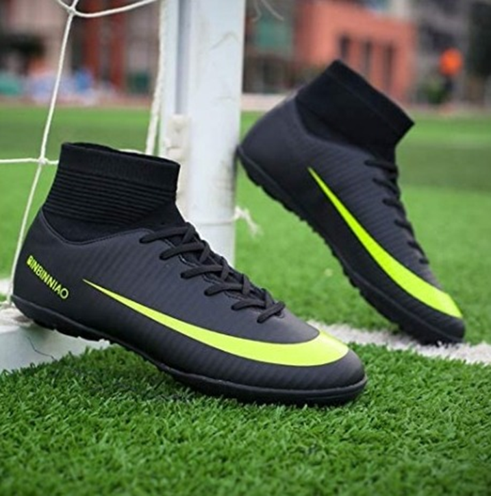 أفضل حذاء كرة قدم للعشب الصناعي وأشهر متاجر البيع بأقل الأسعار