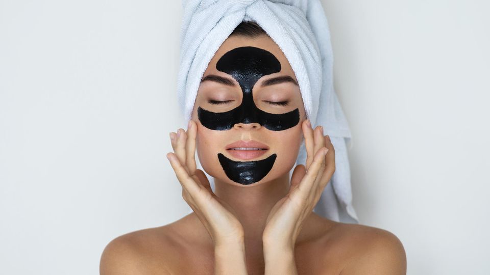 A face mask with activated charcoal