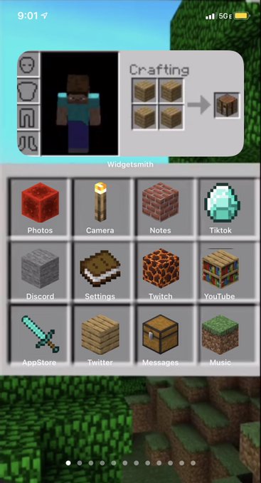 A simple Minecraft-themed iOS 14 home screen for Minecraft fans