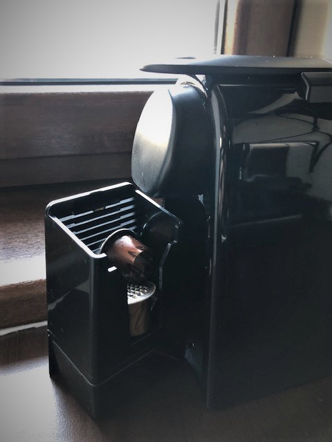 nespresso essenza mini used capsule container