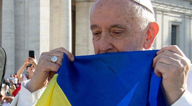 Chín tháng sau cuộc xâm lược Ukraine, Đức Thánh Cha viết thư cho người dân Ukraine