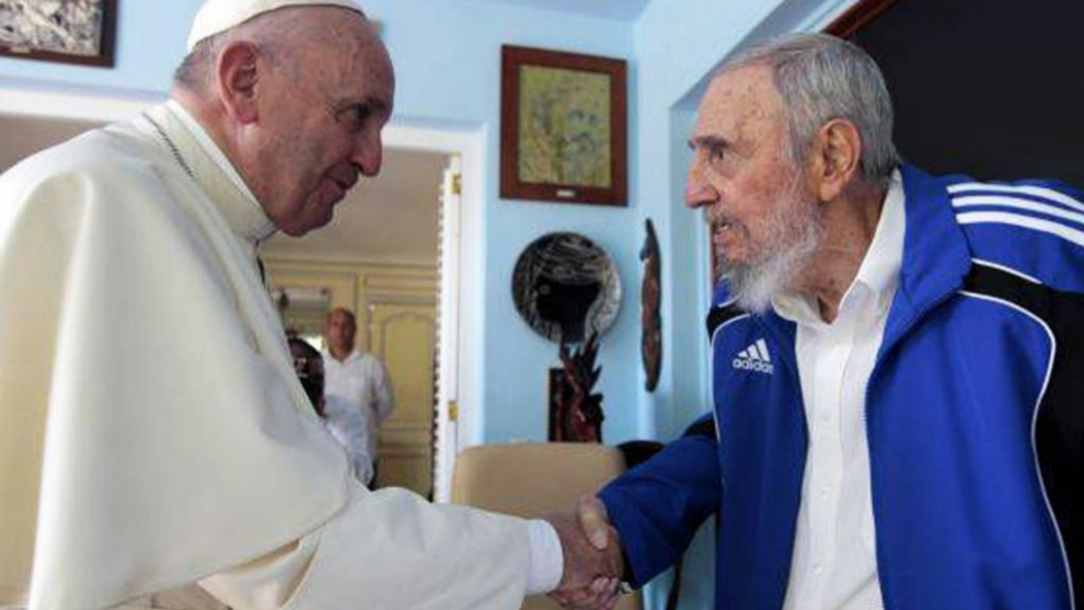 PAPA FRANCISCO CON FIDEL CASTRO en su visita a cuba.jpg