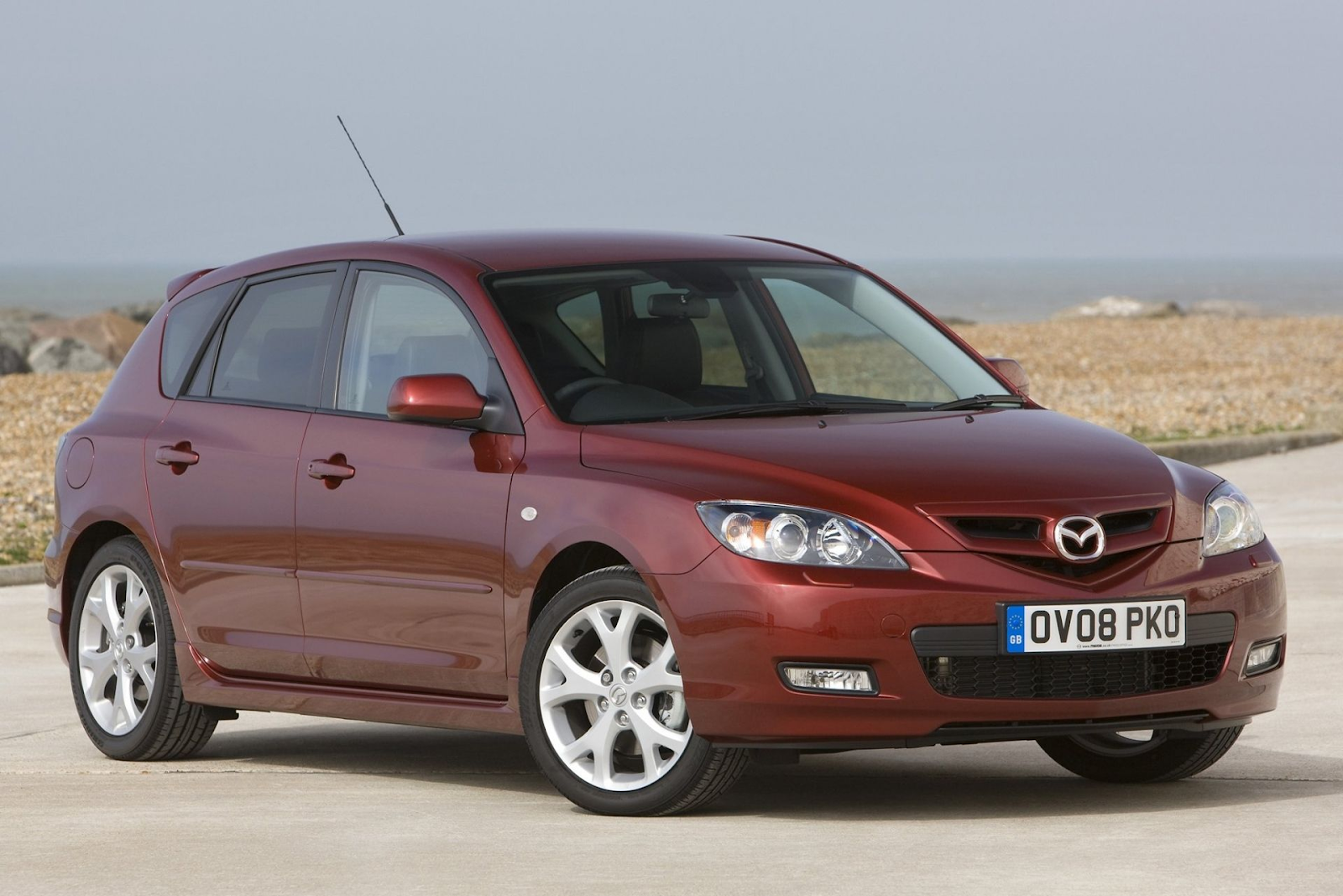 Представители Mazda рассказали о том, какой вред экологии причиняют электромобили