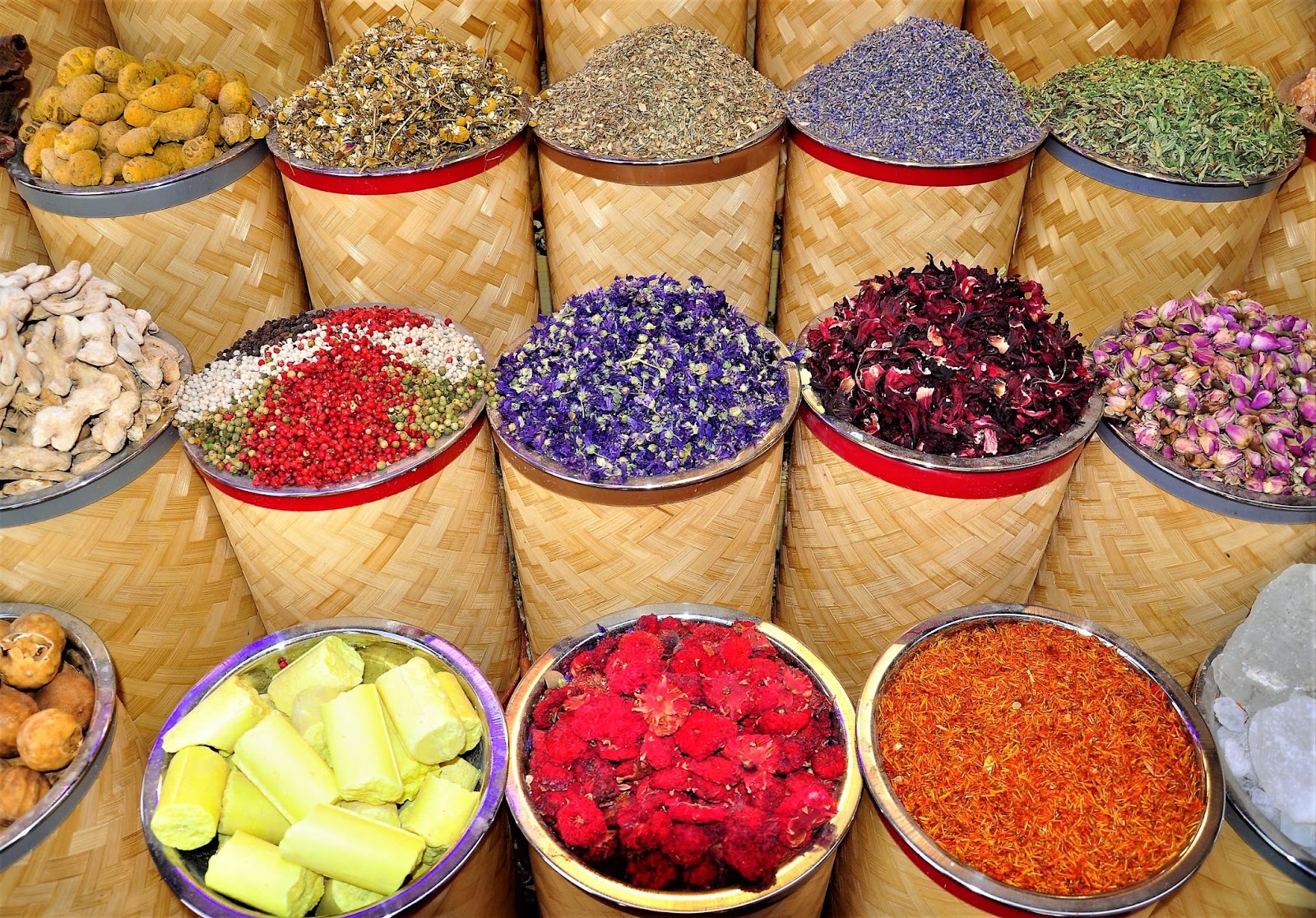 2 days in Dubai, Spice Souk, Deira, colorful spices in display