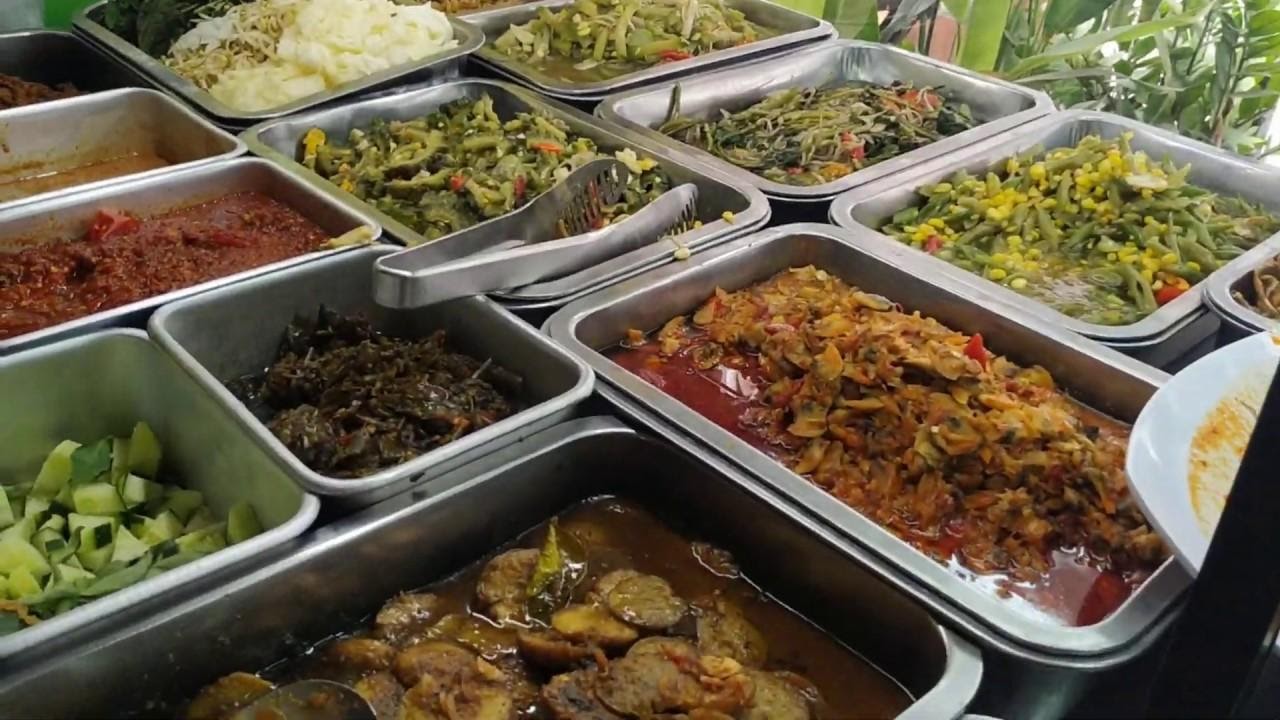 Warung Muslim Moro Seneng Ibu Tien - halal food bali