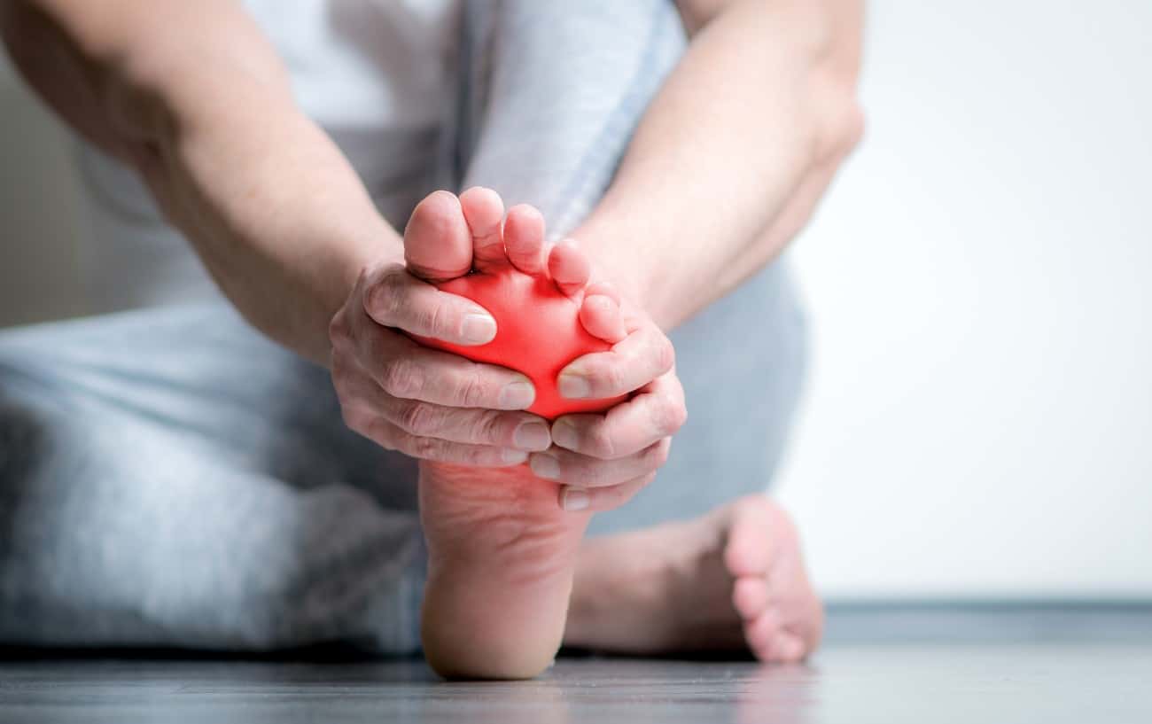 Đau xương bàn ngón chân gây đau bàn chân khi chạy bộ
