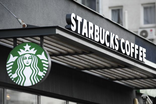 Starbucks bán cà phê hiệu quả khi kết nối với khách hàng 