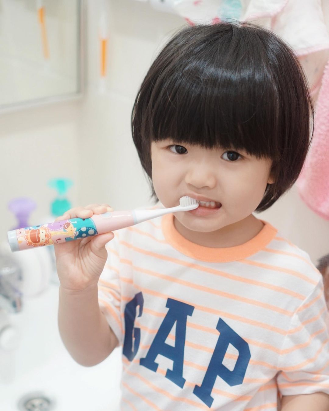 Tập đánh răng cho bé khi nào? Những lưu ý mẹ phải thuộc lòng!