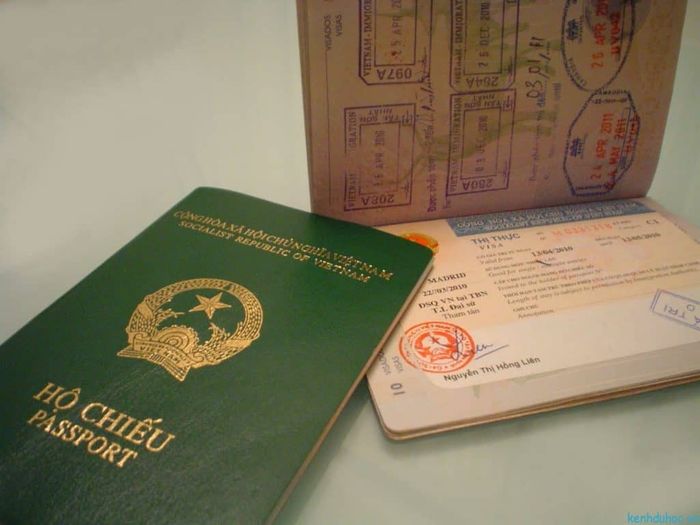 Dịch vụ làm visa Úc -Hộ chiếu cũng là giấy tờ cần chuẩn bị