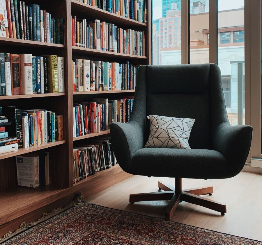Every home office needs a dedicate space for reading. No matter if you pick a leather chair or a comfy sofa, let it act as a focal point for your room.