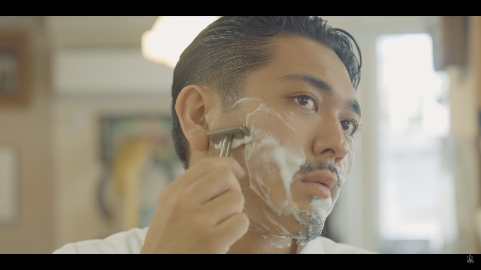 髭剃りに悩む全男性におすすめ「ヘンソンシェービング」使い心地や特徴を既に使っている理容師が解説