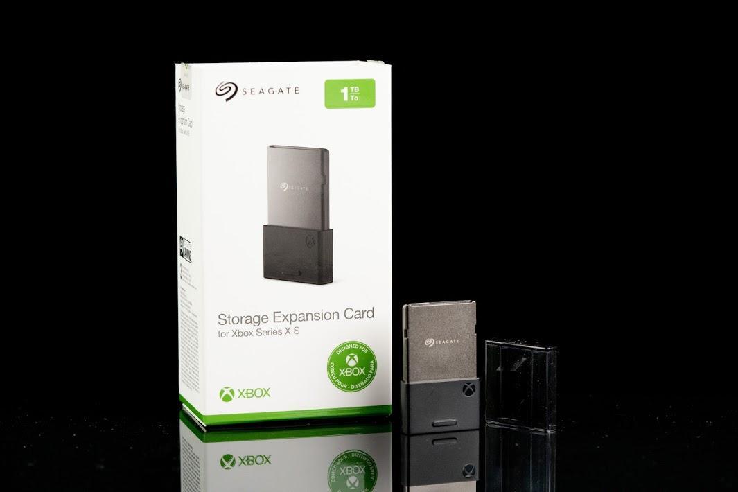 XSX 容量救星 Seagate Xbox Series X|S 專用儲存裝置擴充卡 1TB 開箱實測｜NVMe、SSD、傳輸速度、資料轉移、快速恢復、XBOX Game Pass｜科技狗 - Seagate, xbox, Xbox Series X|S, XSX, 儲存裝置, 擴充卡 - 科技狗 3C DOG