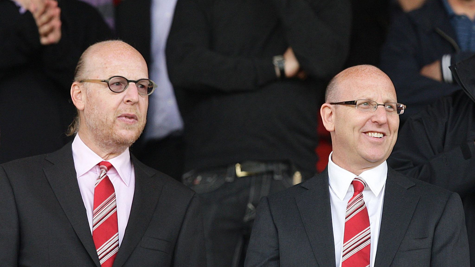 The Glazer family is thinking about selling a small share of the Premier League Club. Bloomberg says that the Glazer family 