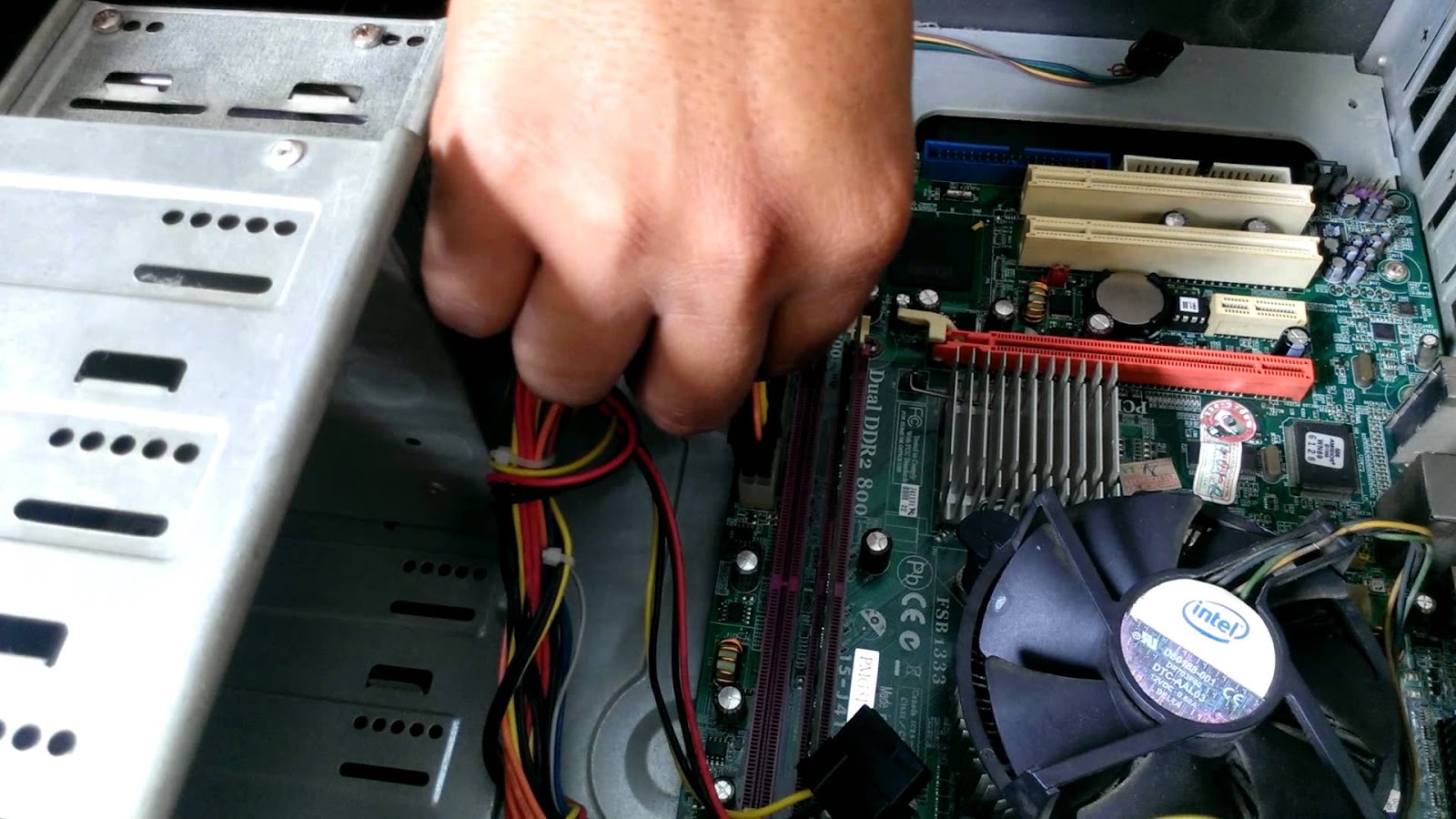 Linh kiện điện tử trong một CPU máy tính