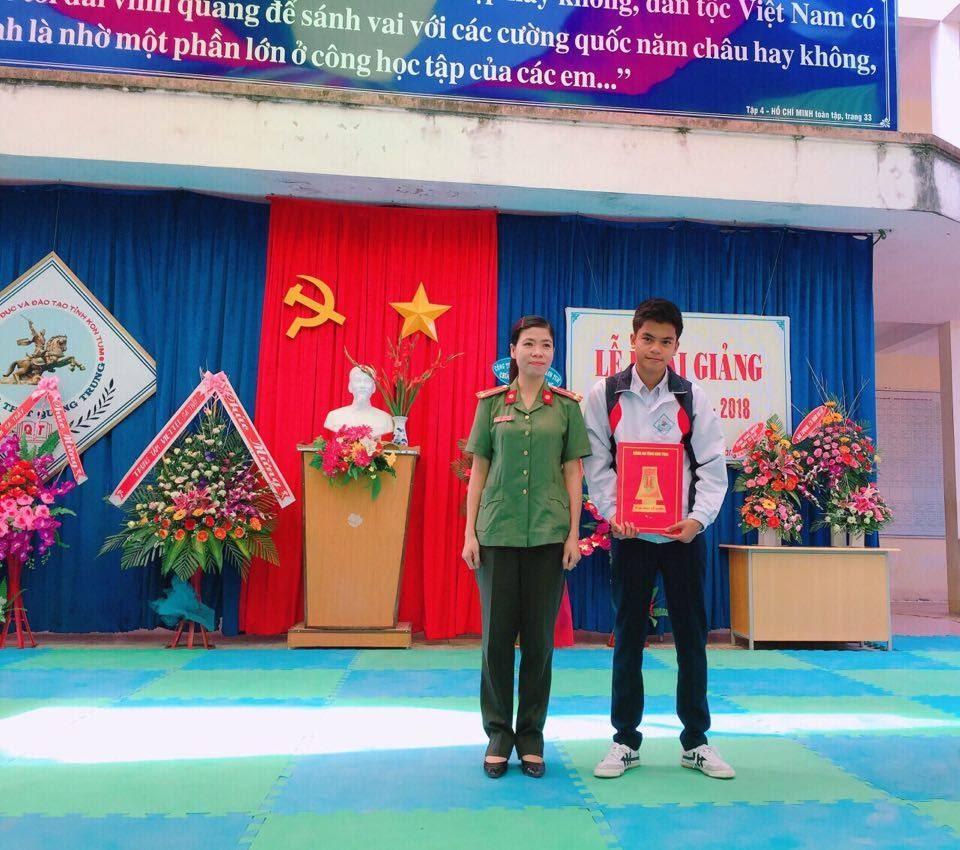 Description: D:anhtang qua truong Quang trung.jpg