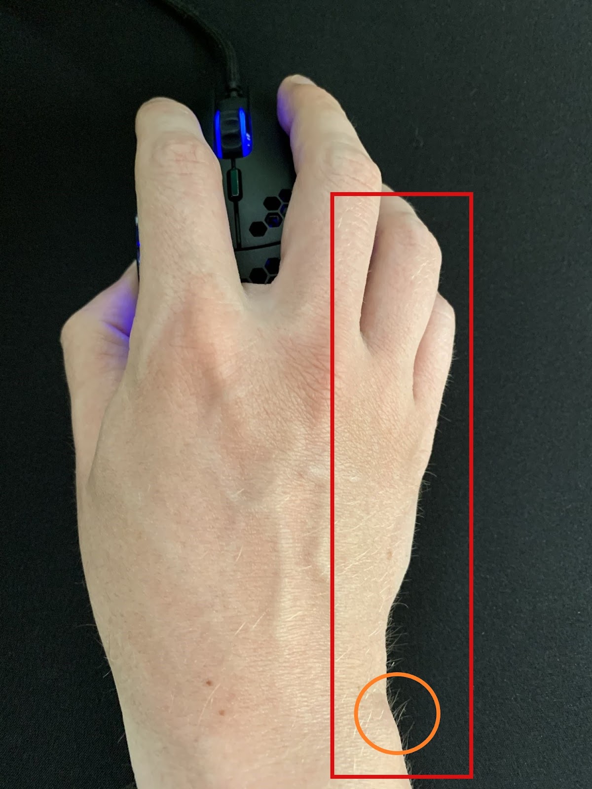 To avoid chronic wrist pain adopt the palm type of grip when holding your gaming mouse. 
