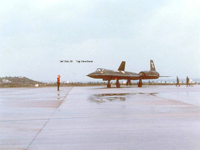 Photos show Santa Claus marshalling an SR-71 Blackbird Mach 3 Spy Plane