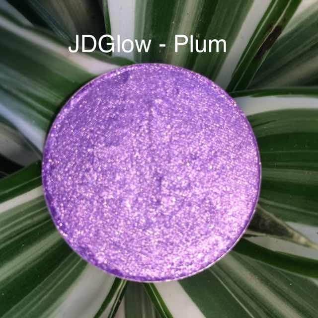 JDGlow Plum purple eyeshadow pan