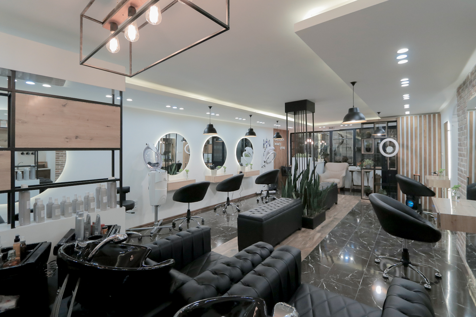 Rich results in 'hair salon'