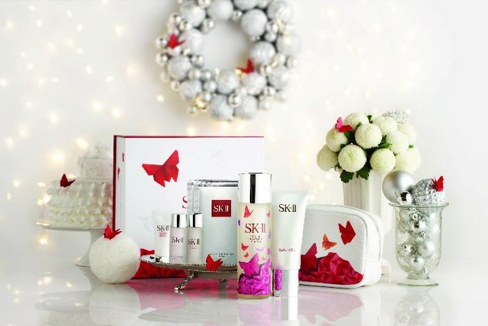 G:\Client\PG\2015\FY1516\01.SK-II\Activities\Apple 15 Wave II\ASEAN Christmas Mood Shot\Resize\Resize of Beauty Blossom Set with Pouch.jpg