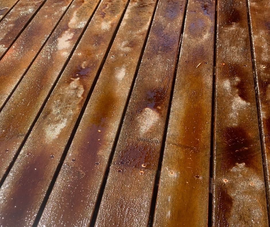 Deck stripper removes deck stain