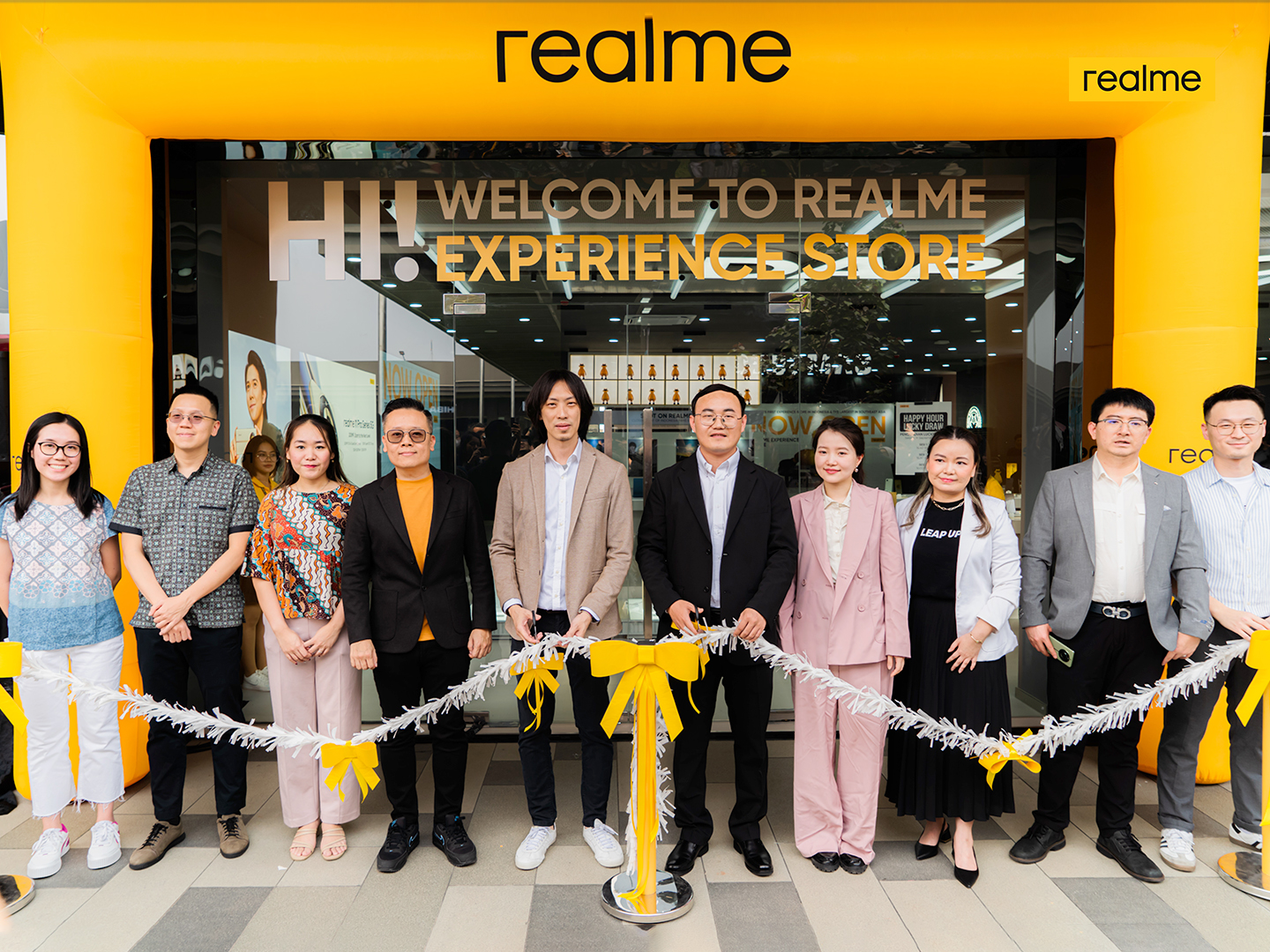 realme experience store