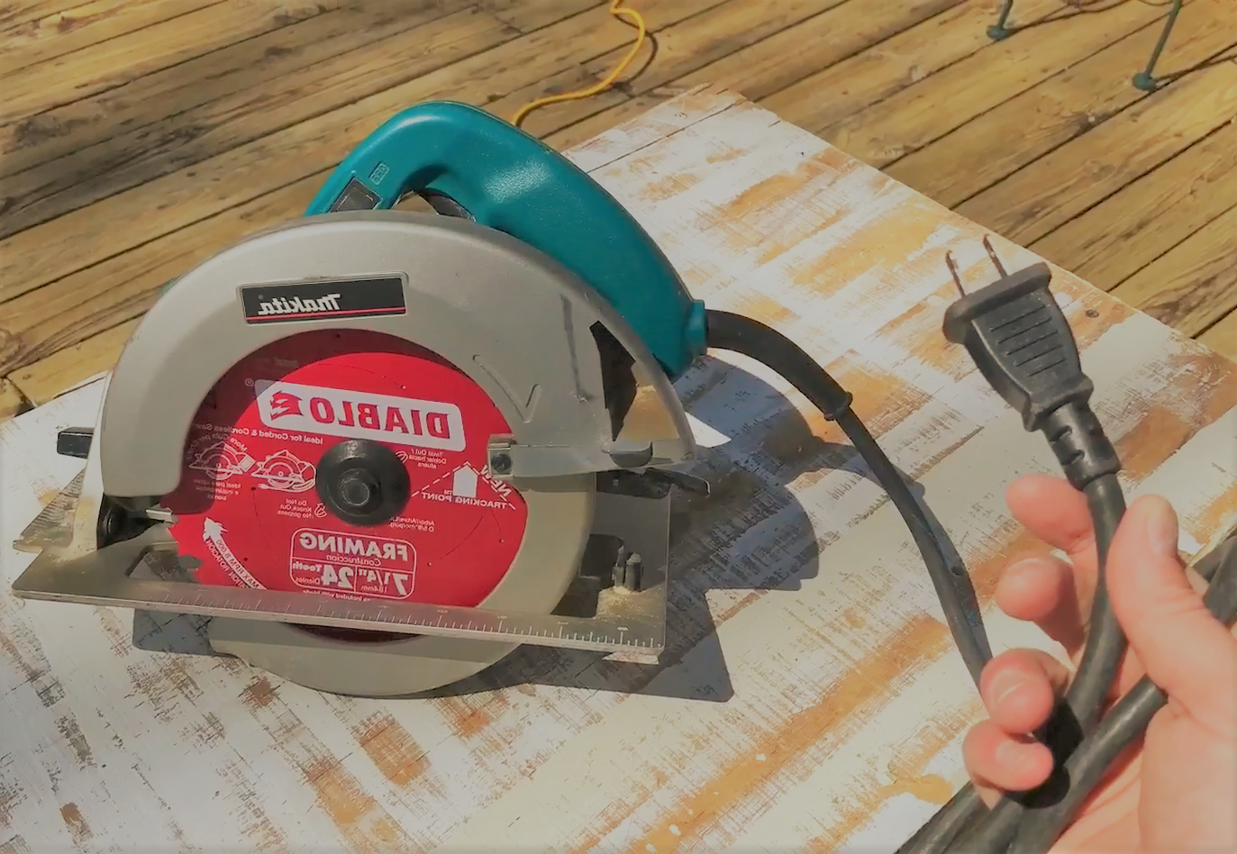 circular saw off power supply