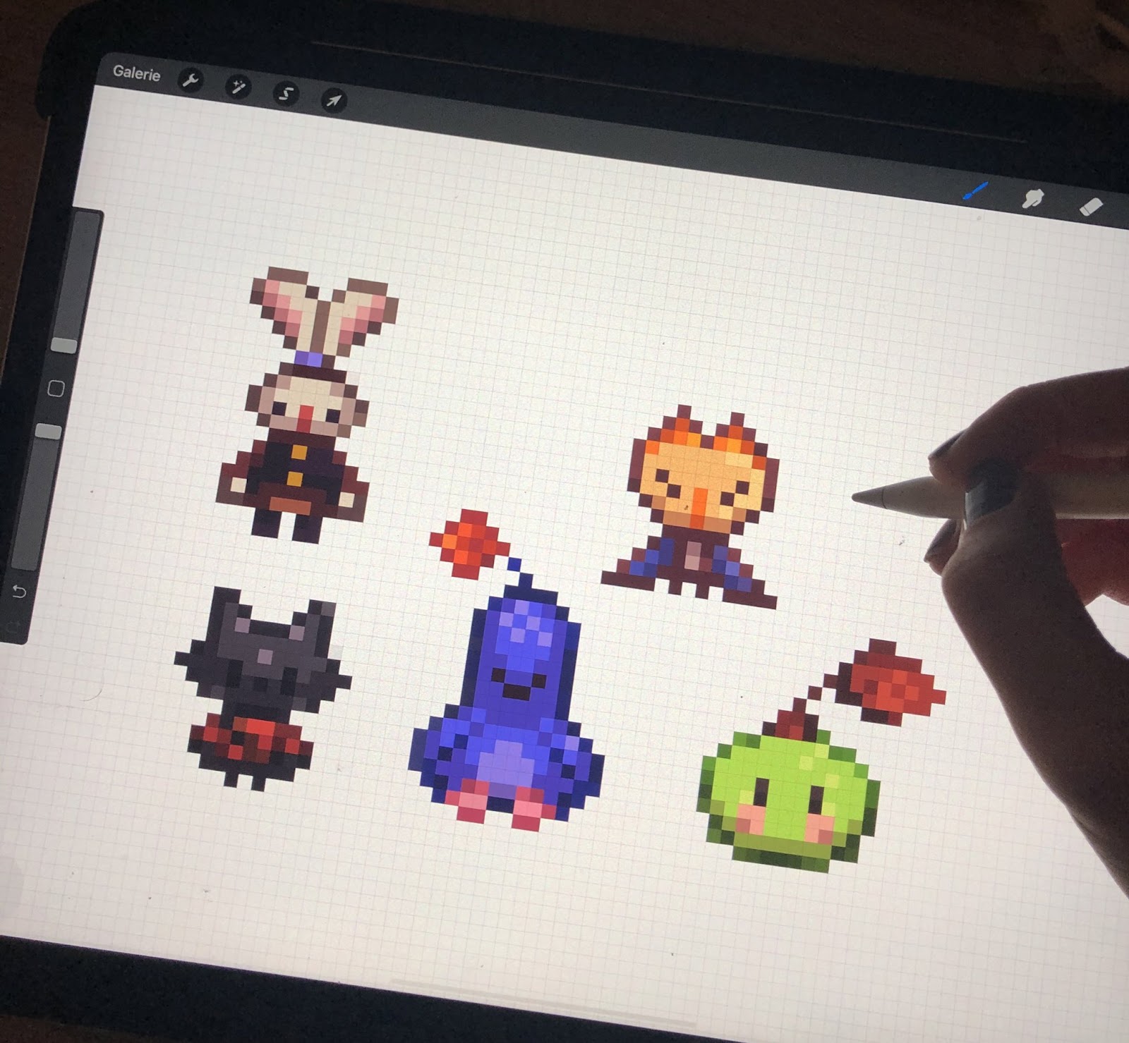 𝖓𝖆𝖉𝖎 on Twitter: "Now that I found out how to use @Procreate also for PIXEL  ART I don't know how I will ever be able to get work done again because it's