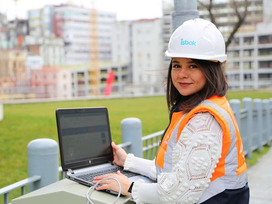A woman working as an engineer. 