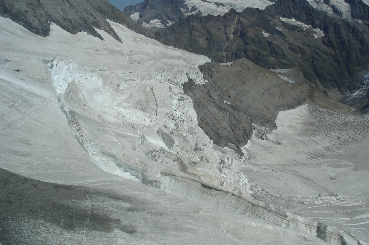 036386111-big.jpg