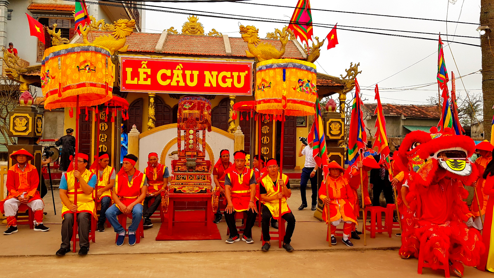 Cảnh diễn ra lễ hội cầu ngư của người Đà Nẵng (Nguồn: Internet)