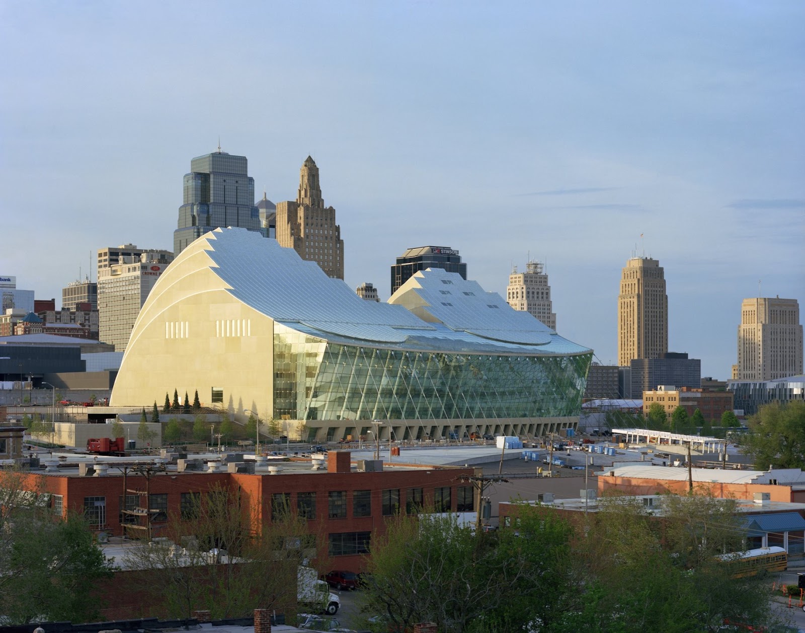 The Kauffman Center for Performing Arts by Moshe Safdie and BNIM Architects
