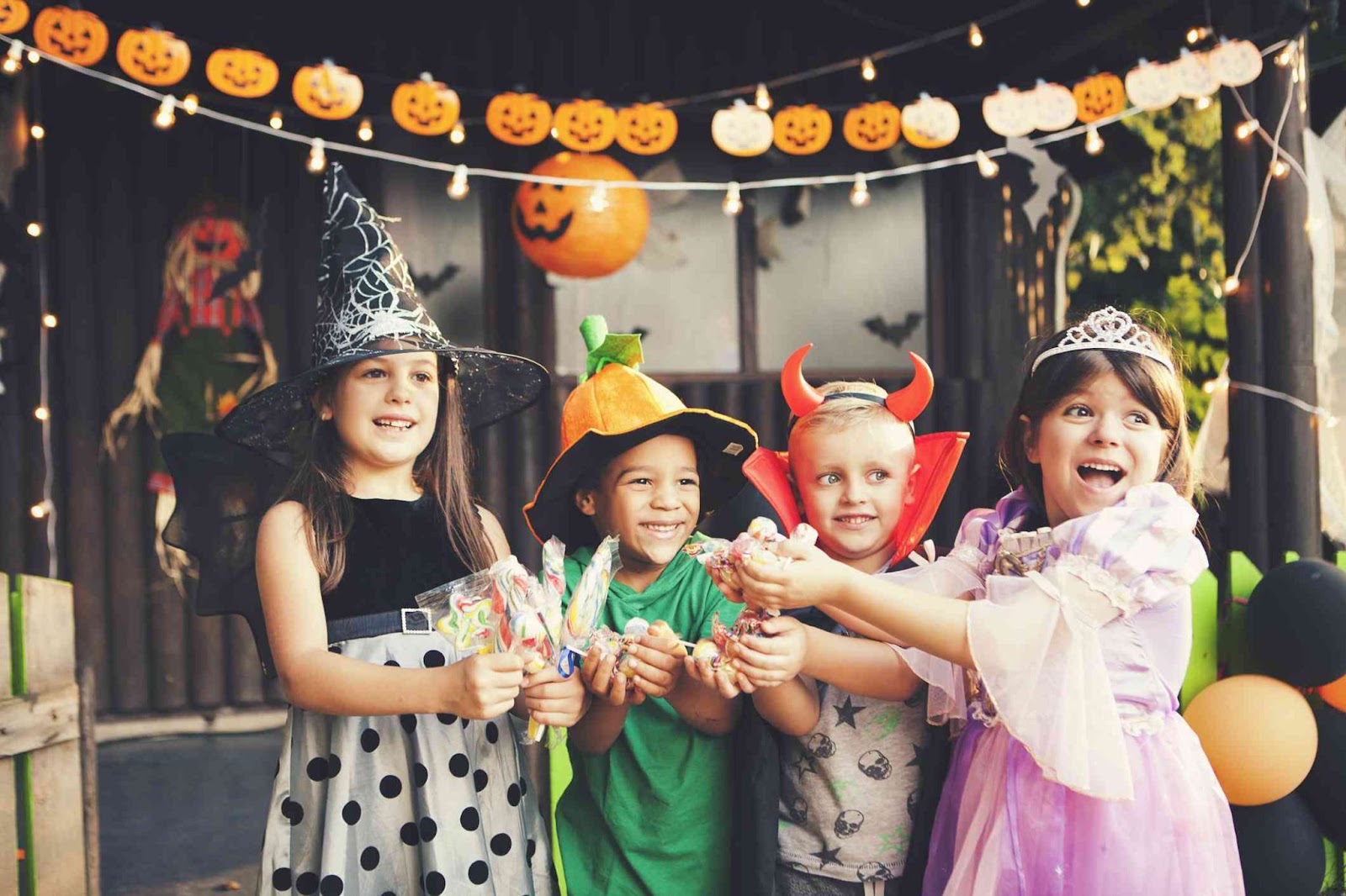 How to throw a kids Halloween party - spooky, fun and fang-tastic.