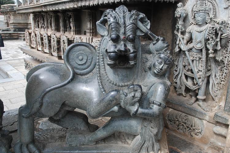 Sala killing the tiger, the Hoysala emblem