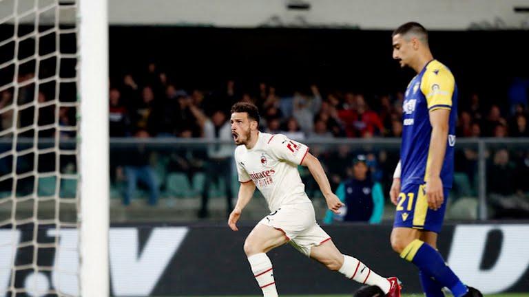 Alessandro Florenzi celebrates after scoring the insurance goal for Milan