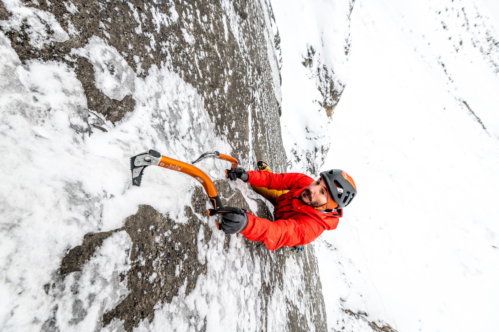 ขวานสับน้ำแข็งสำหรับปีนเขา คุณภาพเยี่ยมที่น่าใช้แห่งปี 2022 !8