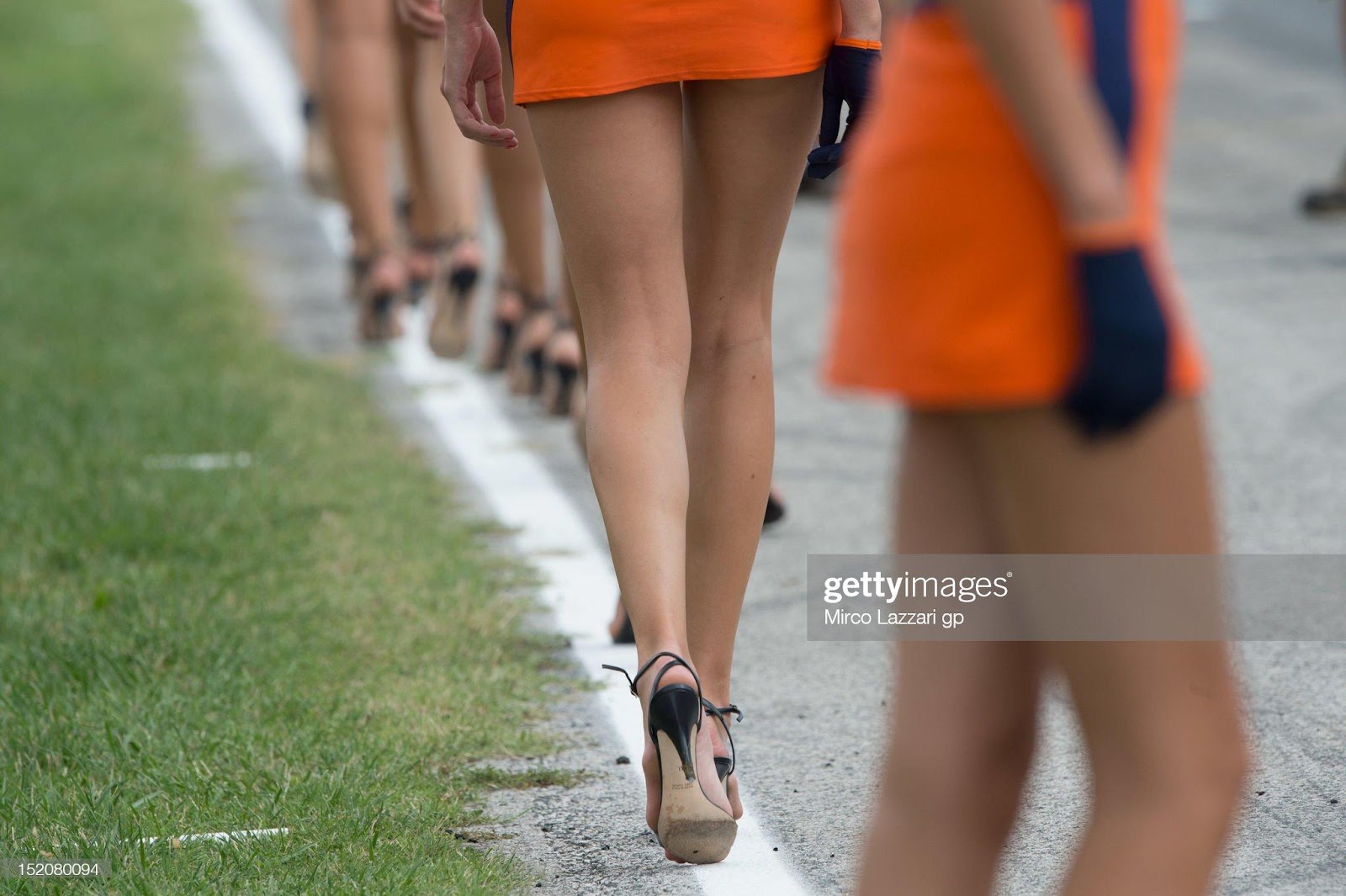 D:\Documenti\posts\posts\Women and motorsport\foto\Getty e altre\the-grid-girls-walk-on-the-grid-during-the-motogp-race-of-the-motogp-picture-id152080094.jpg