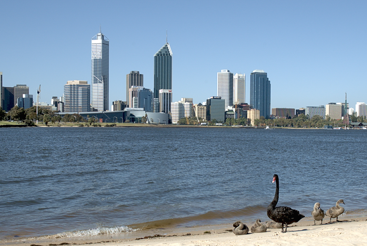 Swan_River,Perth,Western_Australia.jpg