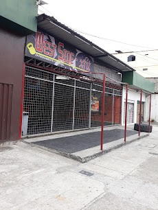 West Side - Xfit - Crnel Antonio De Alcedo Y Herrera Centro, Guayaquil 090303, Ecuador