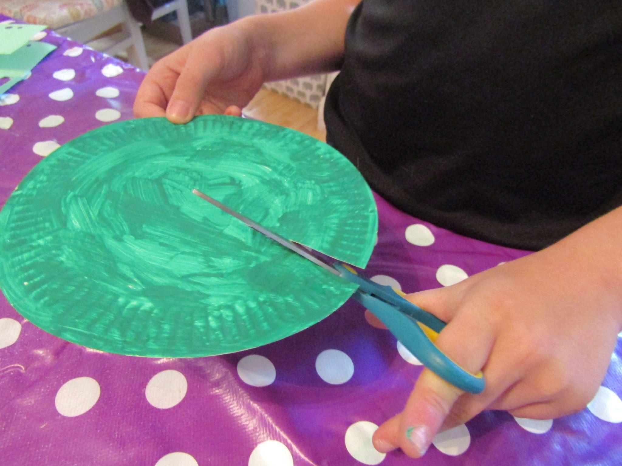 Step 5 - Paper Plate Fish - Great Little Rewards