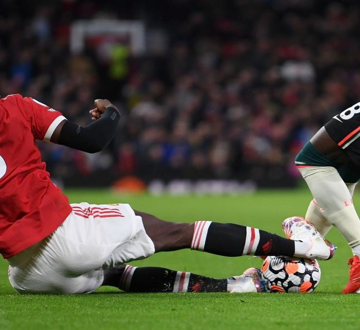 Naby Keita injury: Liverpool midfielder&#39;s shinpads wouldn&#39;t have protected  him from Pogba tackle | GiveMeSport