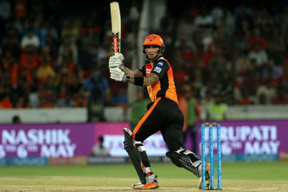 Alex Hales playing a shot in Sunrisers Hyderabad jersey