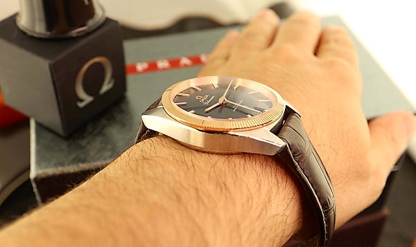 Classically Modern: The Omega Constellation Globemaster - A Timeless Masterpiece