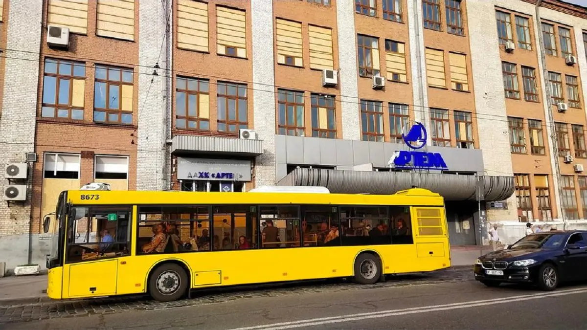 Наскільки рідше став ходити громадський транспорт у Києві? Результати дослідження