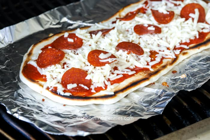 Baking pizza on aluminum foil