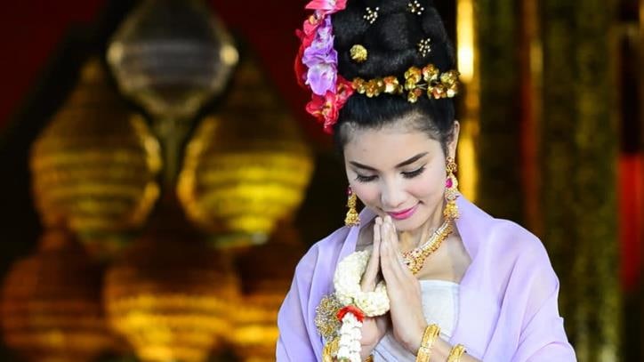 Chào hỏi là một trong những nét văn hoá không thể thiếu của người dân nước Thái